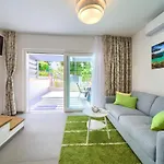 House Mar * Malinska