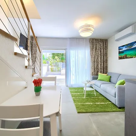 House Mar *